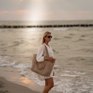 mom-weekender-bag-latte-8a9b8919.jpg Mom / Weekender Bag - Latte